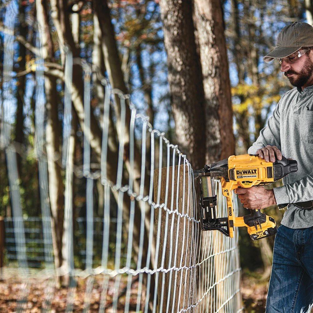 DeWalt DCFS950B 20V MAX* XR 9 GA Cordless Fencing Stapler (Tool Only)