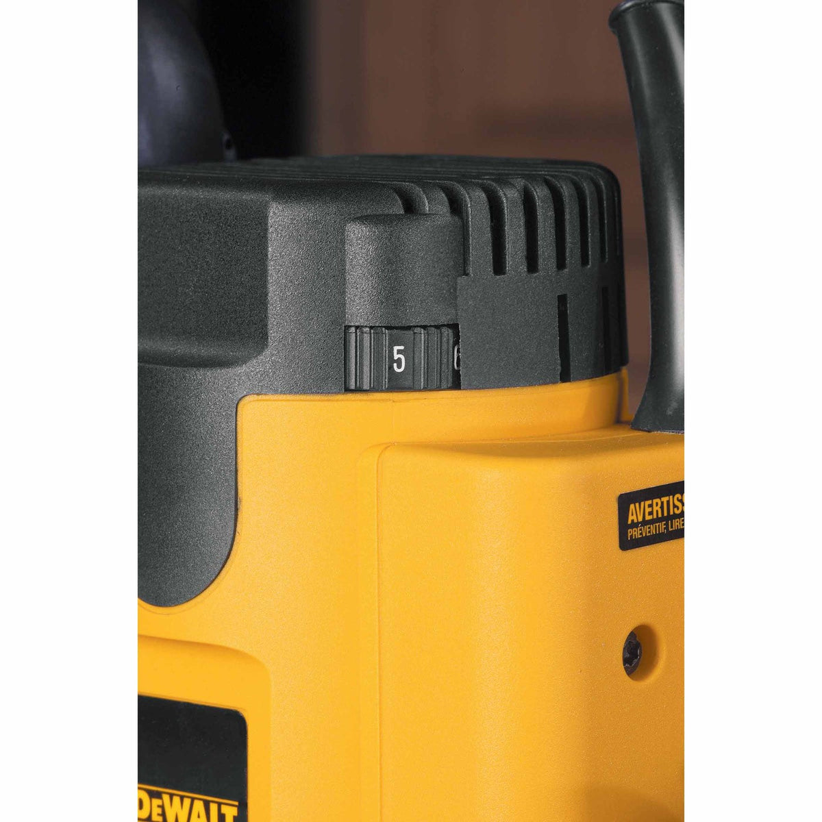 DeWalt DW621 Heavy-Duty 2 HP EVS Plunge Router