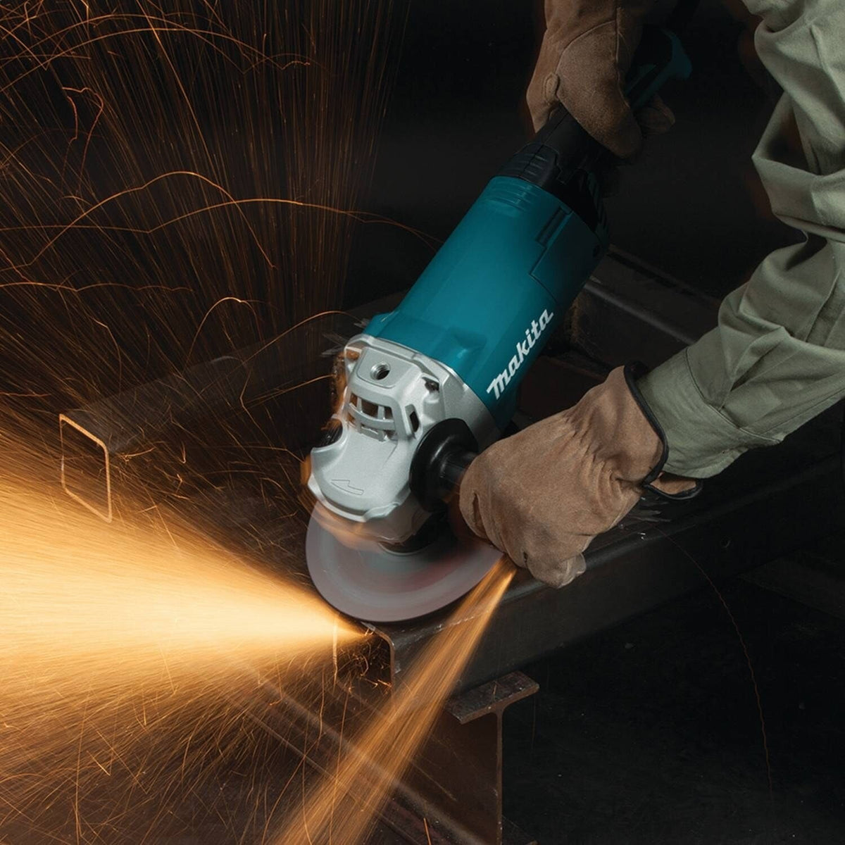 Makita GA7060 7" Angle Grinder