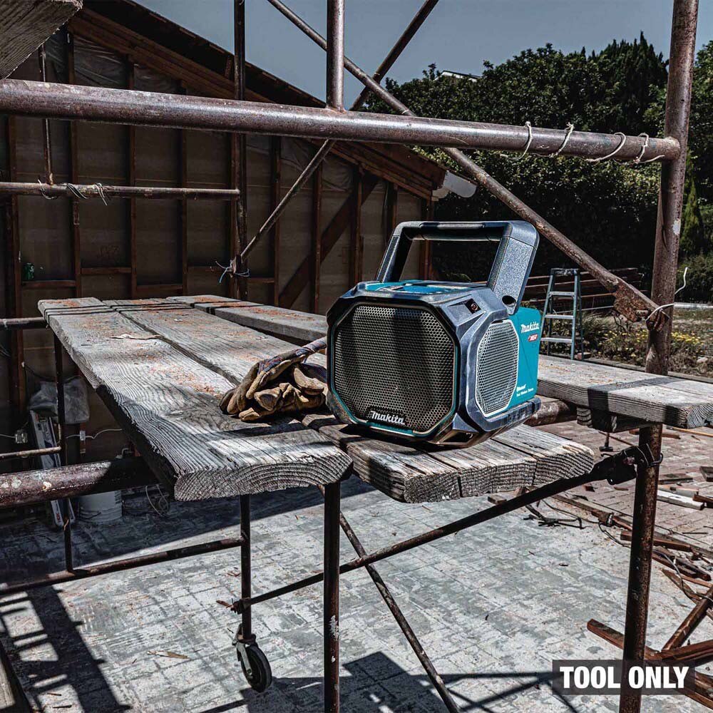 Makita GRM05 40V max XGT / 18V LXT Lithium-Ion Cordless/Corded Bluetooth Job Site Speaker (Tool Only)
