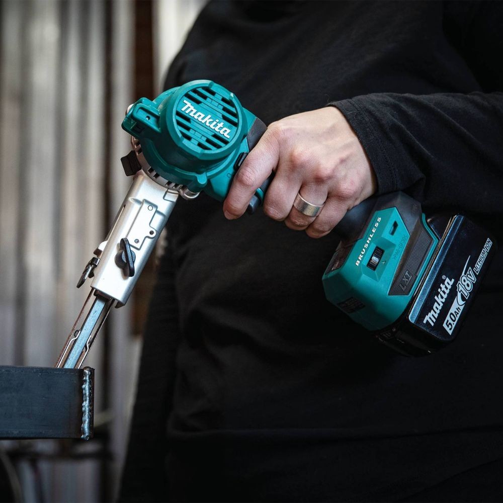 Makita XSB01TJ 18V LXT Lithium-Ion Brushless Cordless 3/8" x 21" Detail Belt Sander Kit, Bag (5.0Ah)
