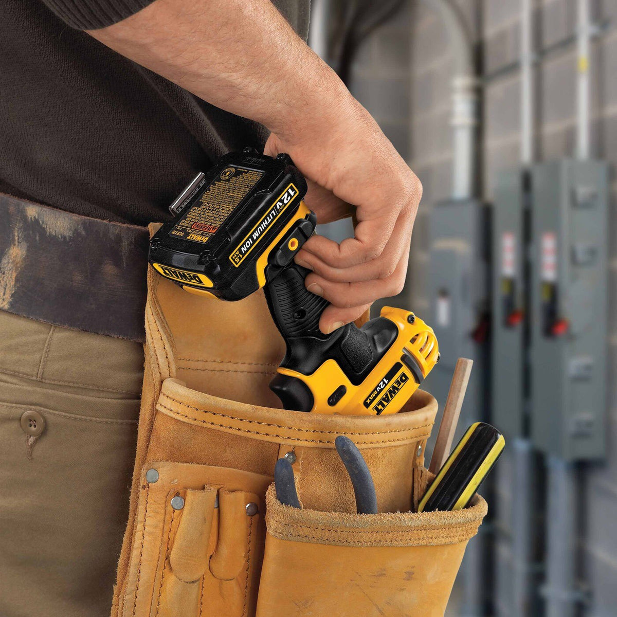 DeWalt DCF610S2 1/4" 12V MAX Cordless Screwdriver Kit