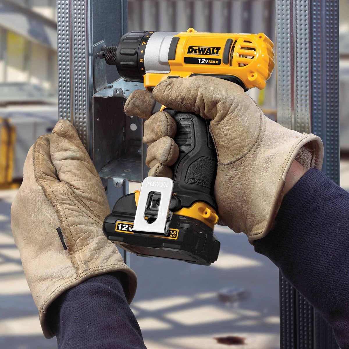 DeWalt DCF610S2 1/4" 12V MAX Cordless Screwdriver Kit