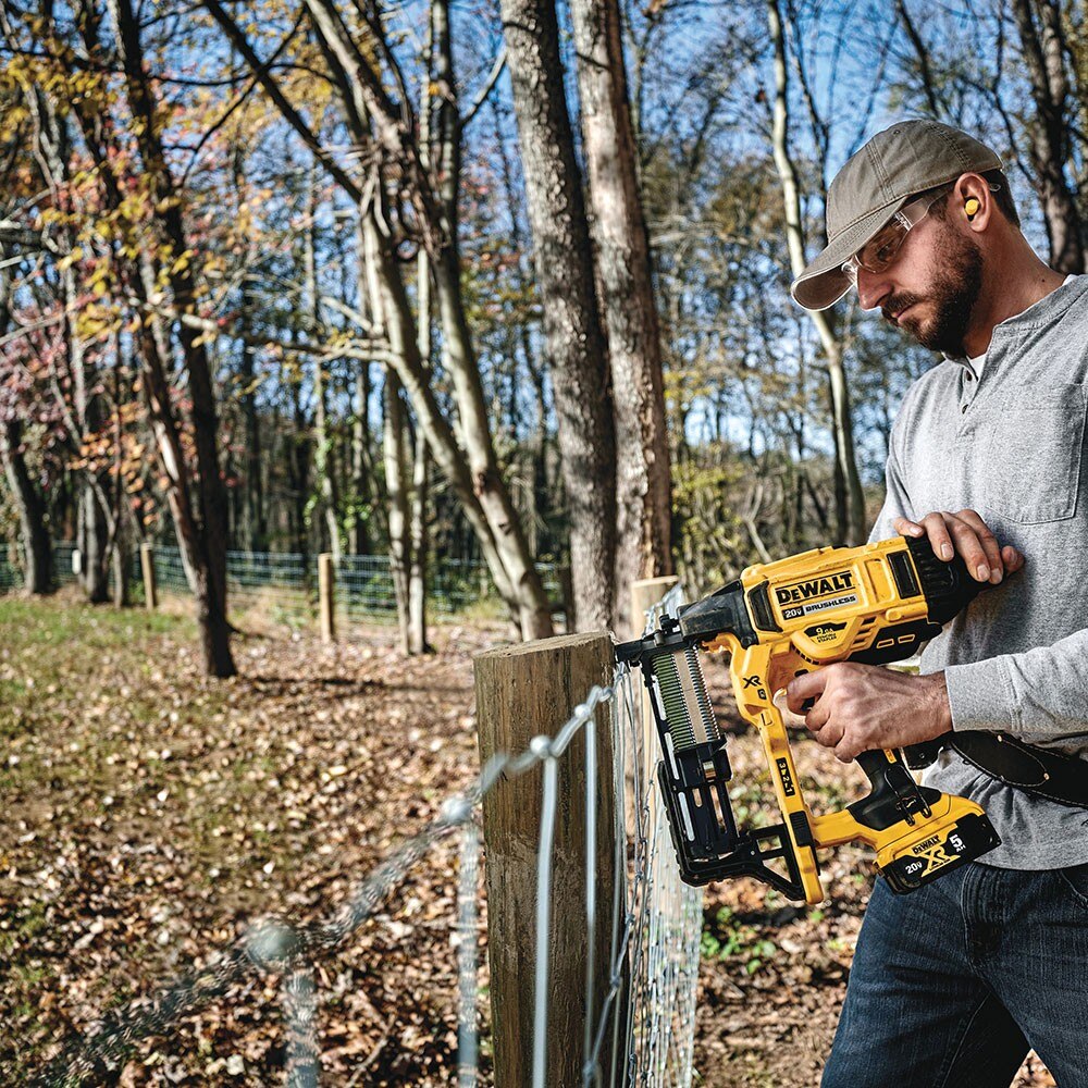 DeWalt DCFS950B 20V MAX* XR 9 GA Cordless Fencing Stapler (Tool Only)