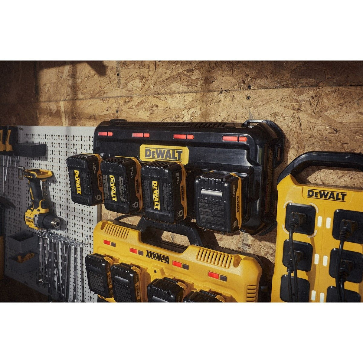 DeWalt DCB1404 12V MAX/20V MAX/FLEXVOLT 4 Amp Multiport Charger