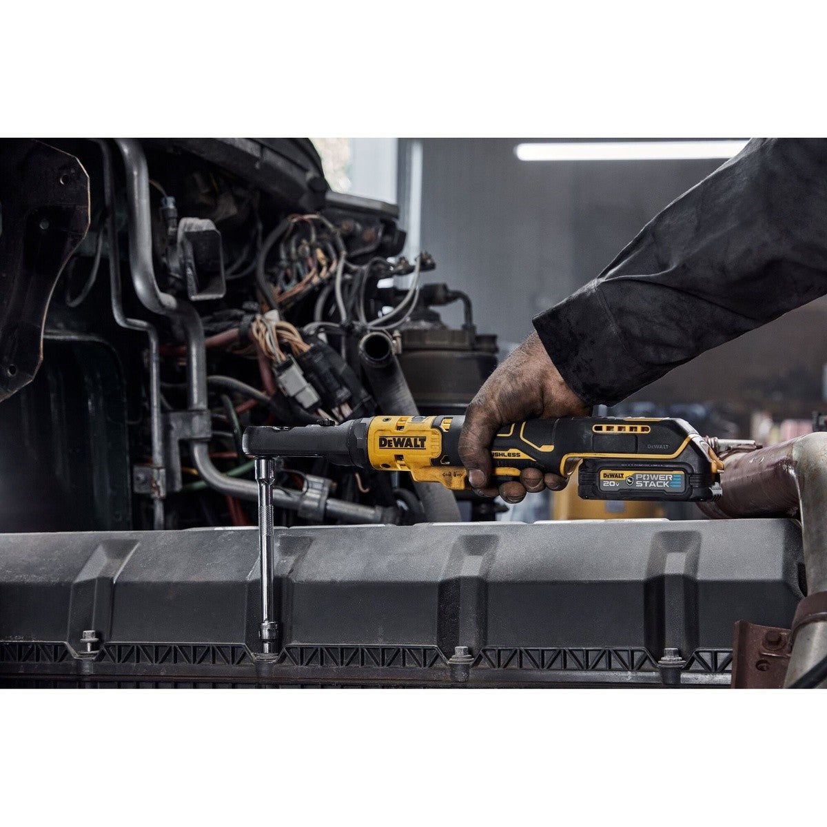 DeWalt DCF510GE1 20V MAX* XR 3/8" and 1/2" Sealed Head Ratchet Kit with POWERSTACK