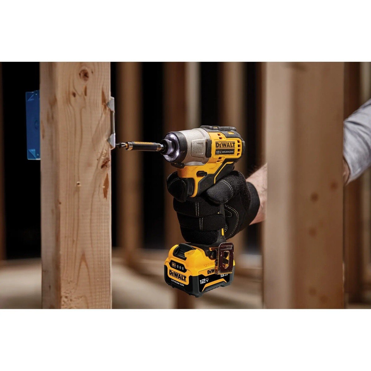 DeWalt DCF801J1 12V MAX XTREME Brushless 1/4" Impact Driver Kit with 5Ah Battery and Charger