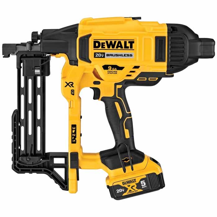 DeWalt DCFS950P2 20V MAX* 9GA Fencing Stapler Kit