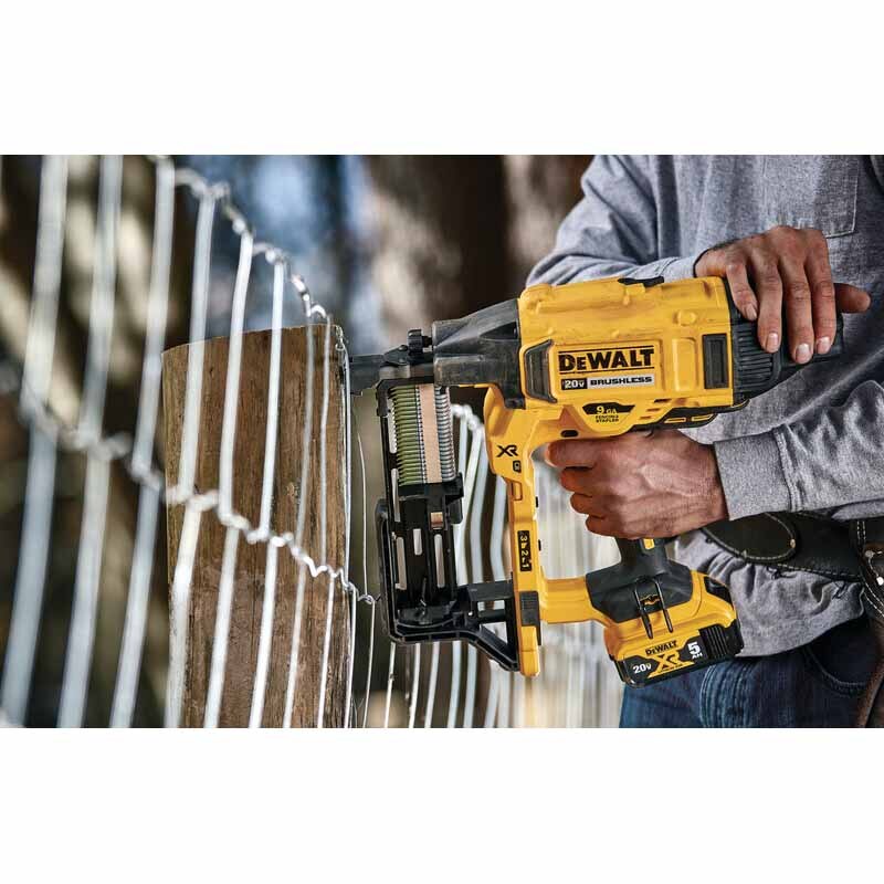 DeWalt DCFS950P2 20V MAX* 9GA Fencing Stapler Kit