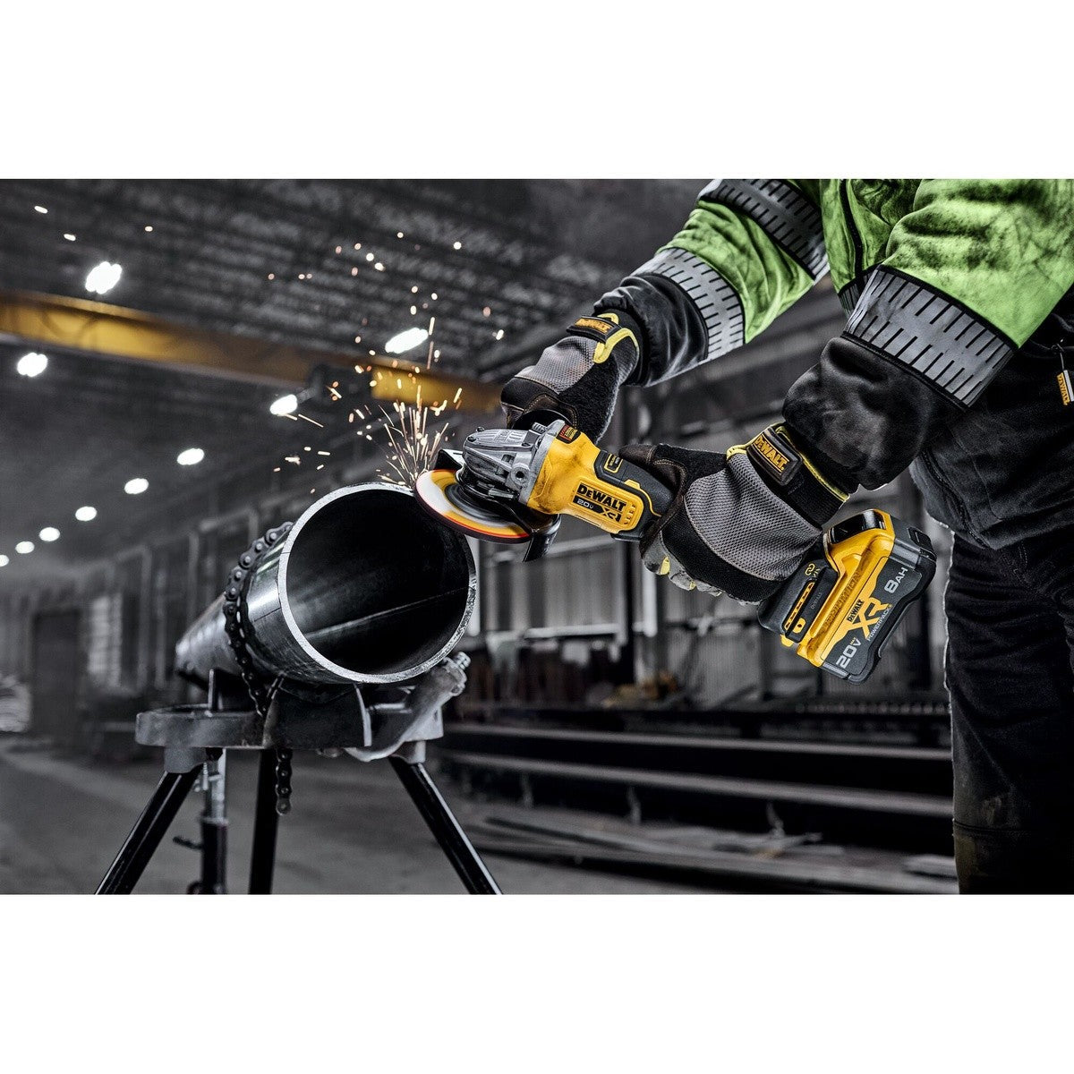 DeWalt DCG410WW1 20V Max* XR Brushless Cordless 4-1/2" - 5"  Angle Grinder Kit with XR POWERPACK