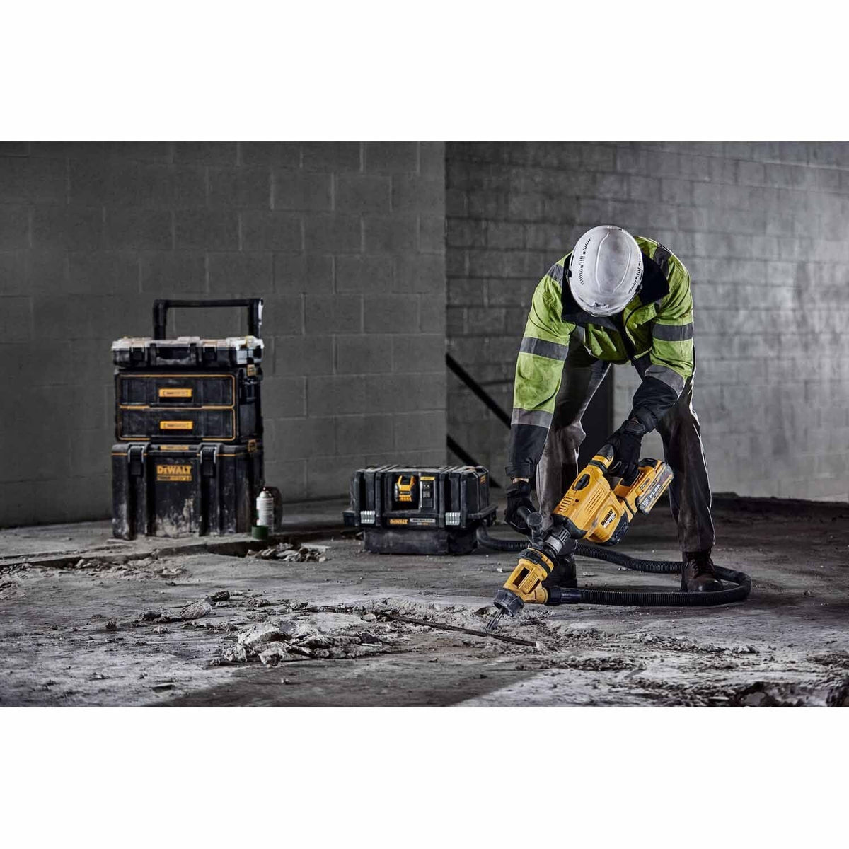 DeWalt DCH832X1 60V MAX 15 lb. Cordless SDS Max Chipping Hammer Kit