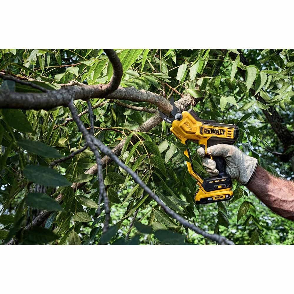 DeWalt DCPR320B 20V MAX* 1-1/2 in. Cordless Pruner (Tool Only)
