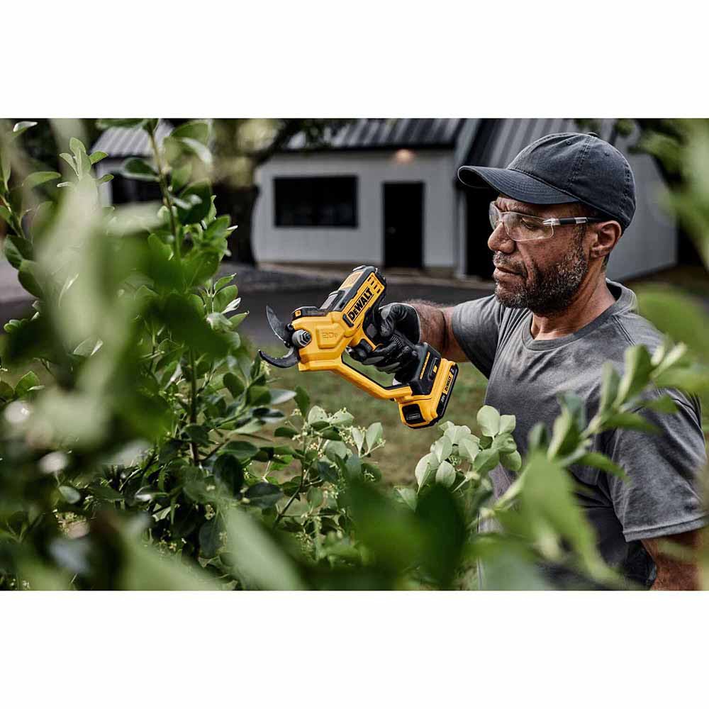 DeWalt DCPR320B 20V MAX* 1-1/2 in. Cordless Pruner (Tool Only)