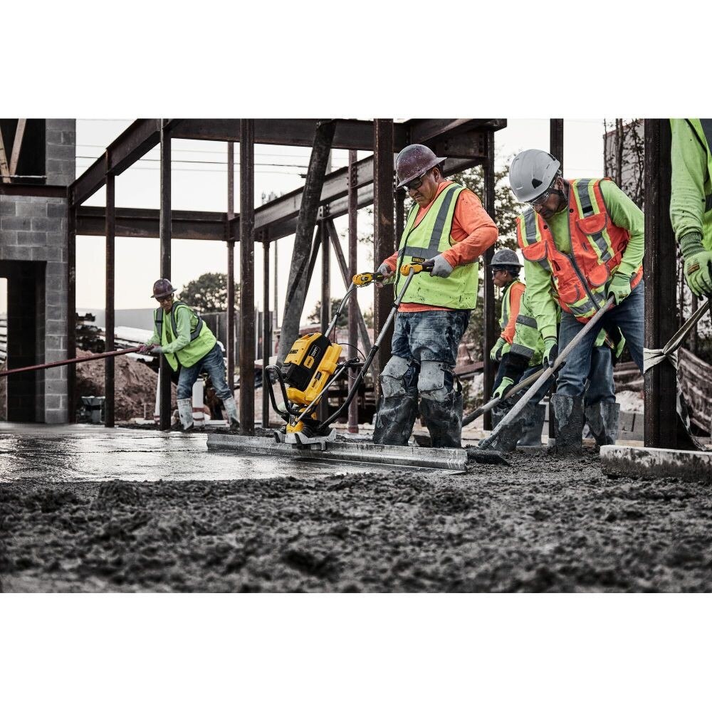 DeWalt DCPS330AG2 POWERSHIFT Concrete Power Screed Kit