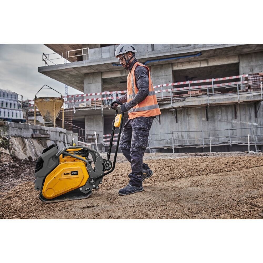 DeWalt DCPS7154AG2 POWERSHIFT Forward Plate Compactor Kit