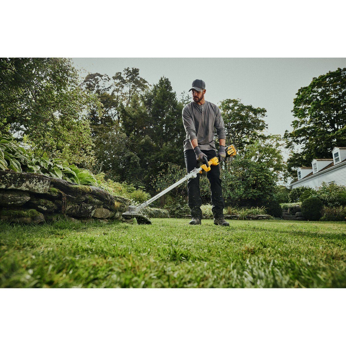 DeWalt DCST926P1 String Trimmer Kit with 5Ah Battery