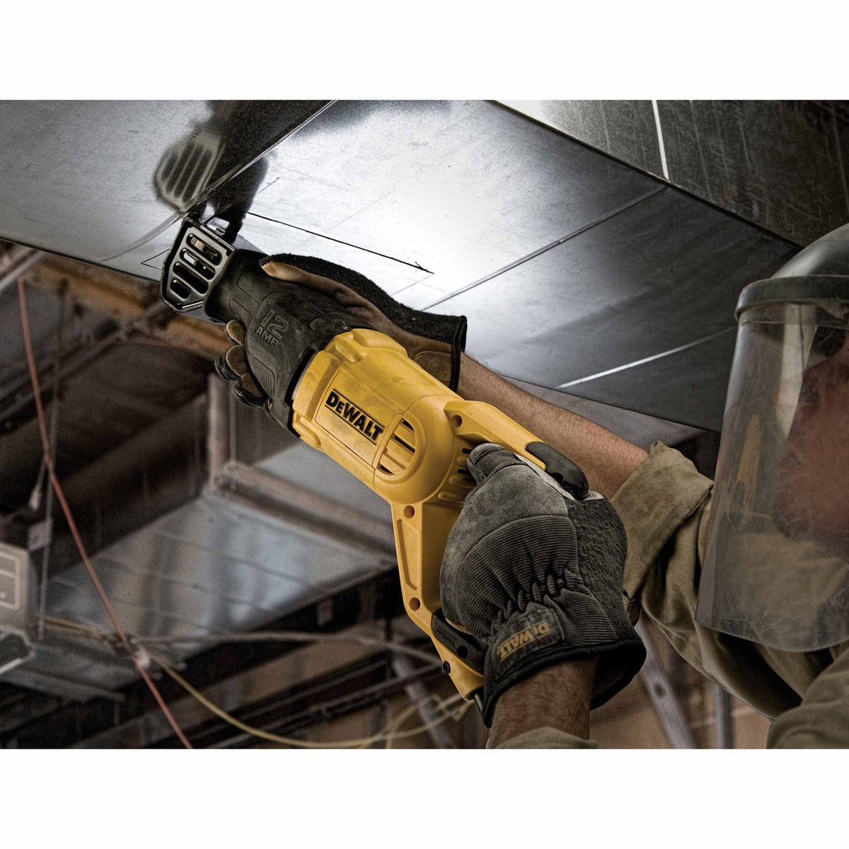 Dewalt DWE305 12 Amp Keyless Variable Speed Corded Reciprocating Saw