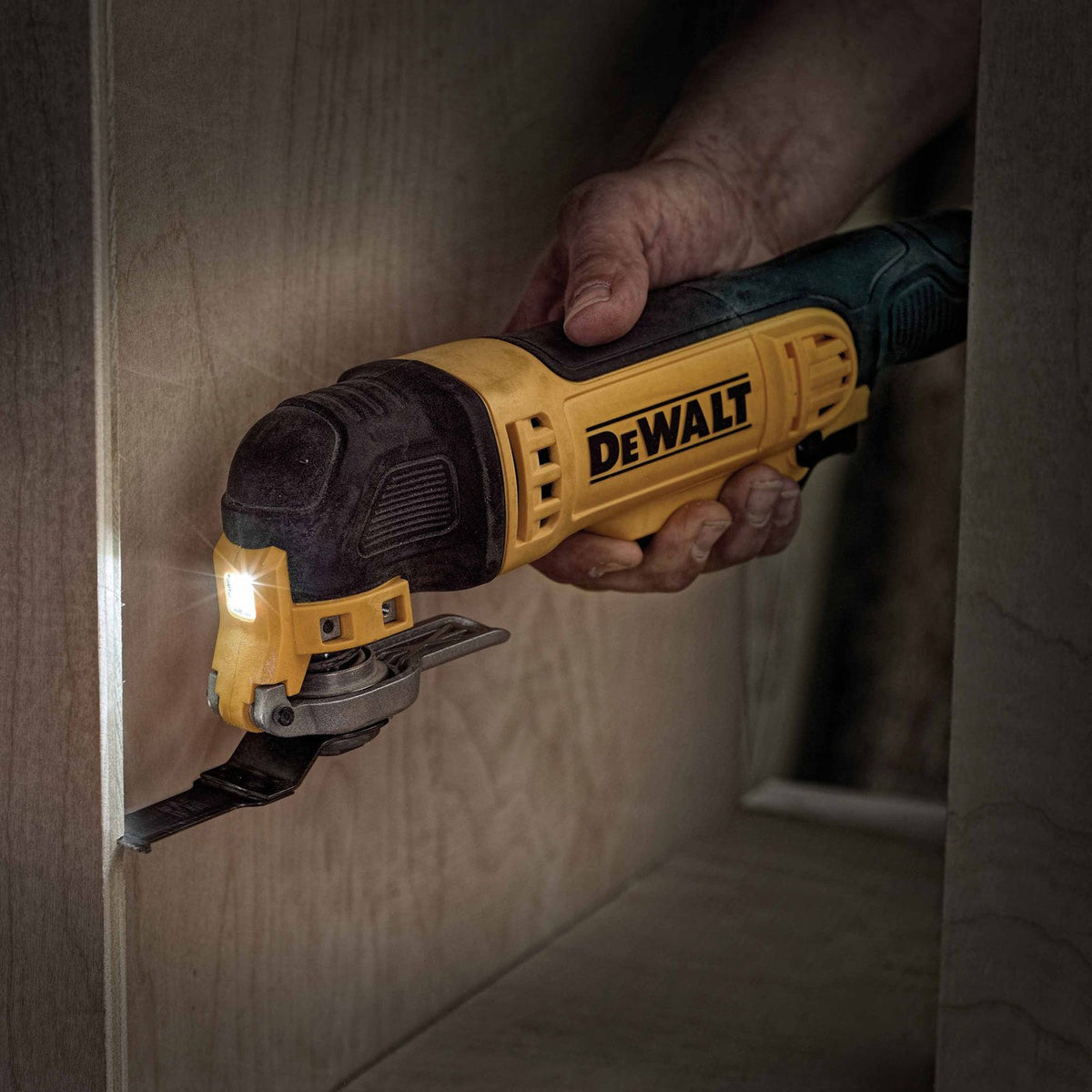 DeWalt DWE315K 3 Amp Oscillating Multi-Tool Kit, 29-Piece