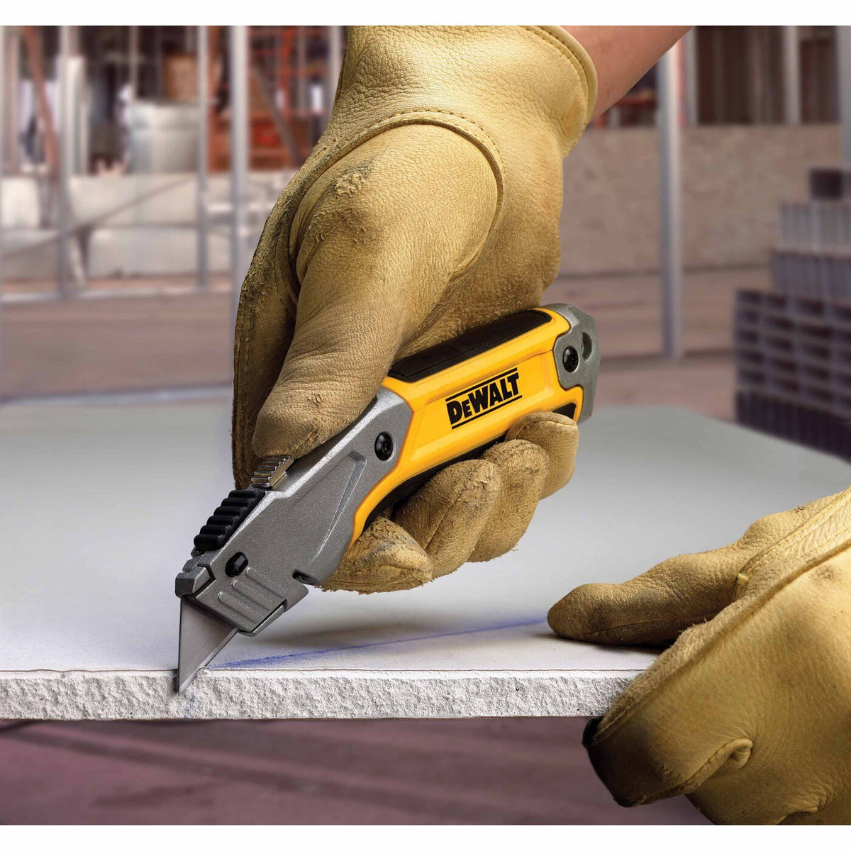 DeWalt DWHT10046 Retractable Quick-Change Utility Knife