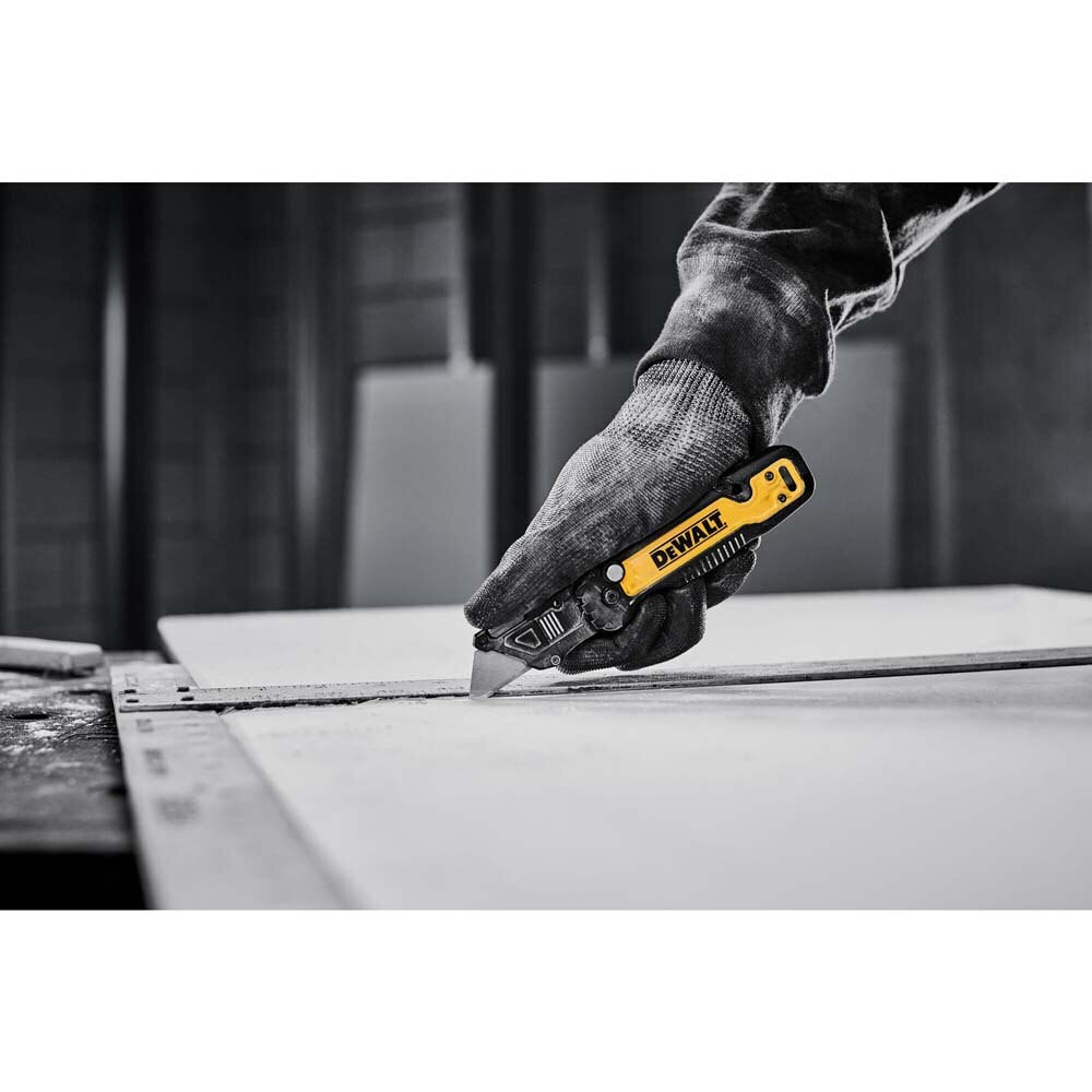 DeWalt DWHT10992 Push and Flip Folding Utility Knife with Storage