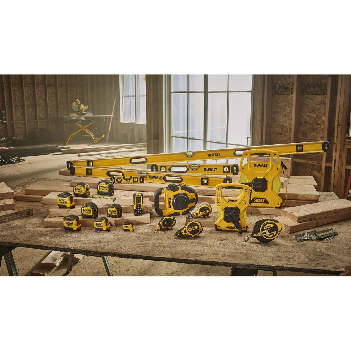 DeWalt DWHT77200 200' Alkaline Laser Distance Measurer
