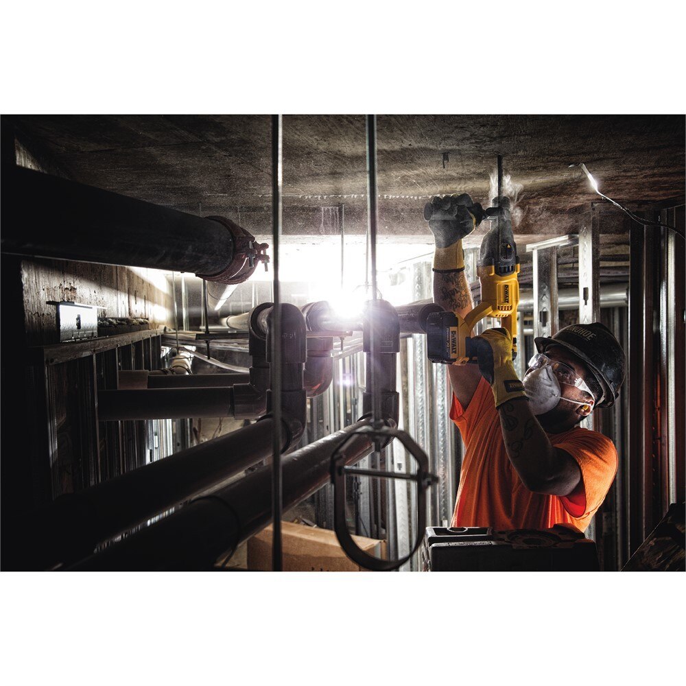 DeWalt DCH133M2 20V MAX XR Brushless 1" D-Handle Rotary Hammer