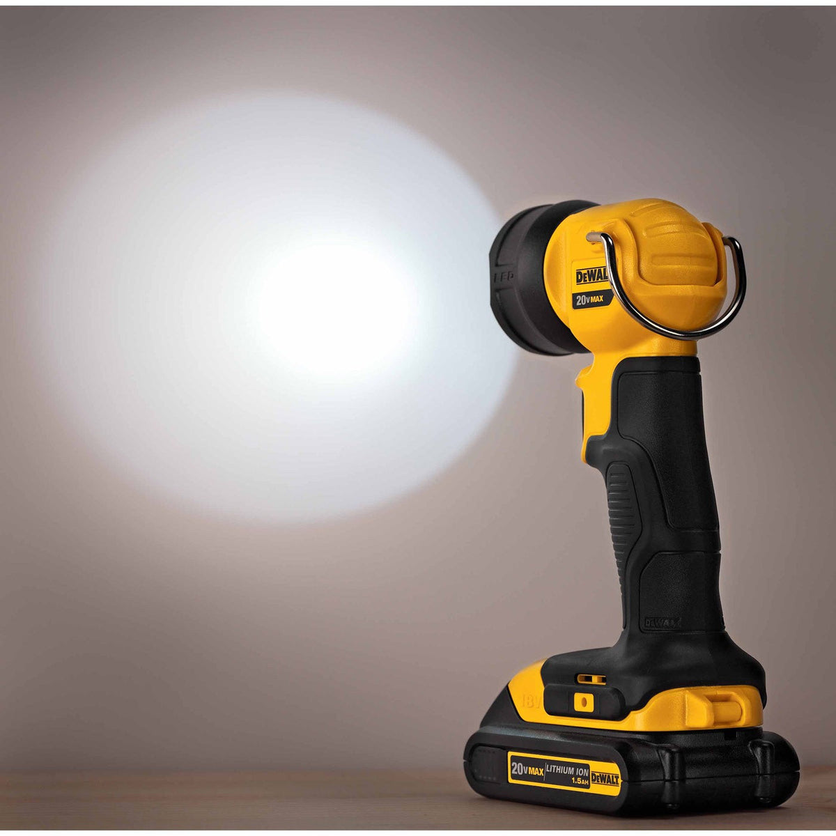 DeWalt DCL040 20V MAX LED Flashlight