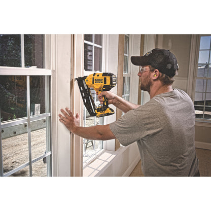 DeWalt DCN660D1 20V MAX 16Ga Angled Cordless Finish Nailer Kit