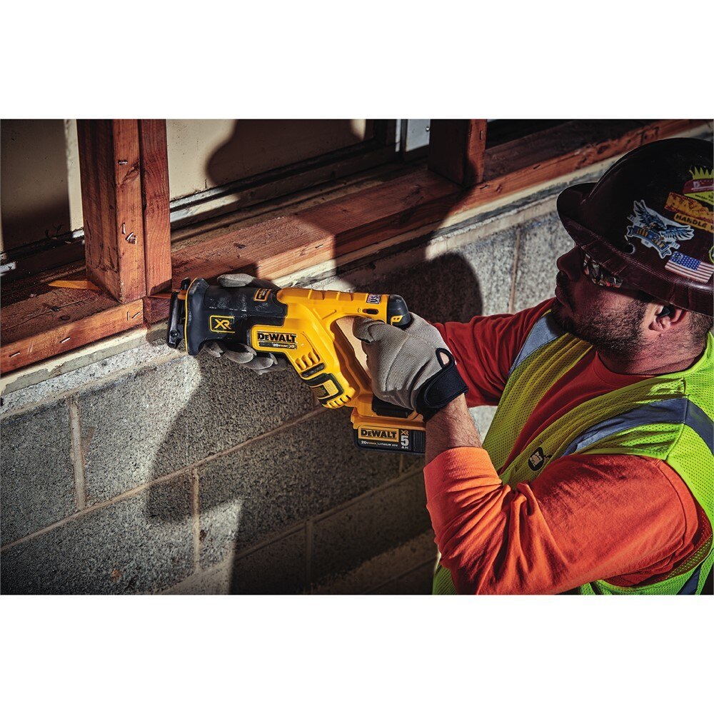 DeWalt DCS367P1 20V MAX XR Brushless Compact Reciprocating Saw Kit (5.0Ah)
