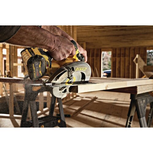 DeWalt DCS578X2 60V Max 7-1/4 Brushless Circ Saw Kit