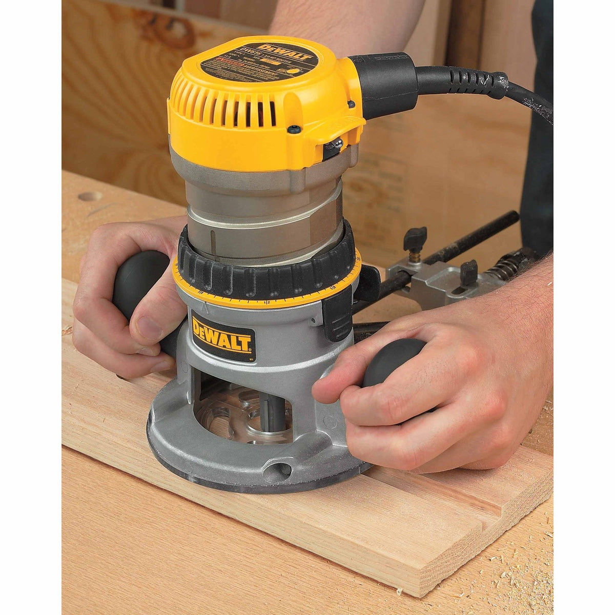 DeWalt DW616 1-3/4 HP (Maximum Motor HP) Fixed Base Router