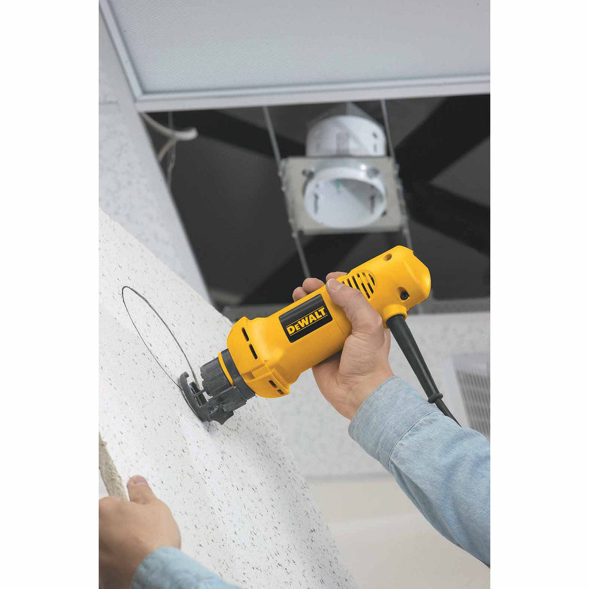 DeWalt DW660 Heavy-Duty Cut-Out Tool