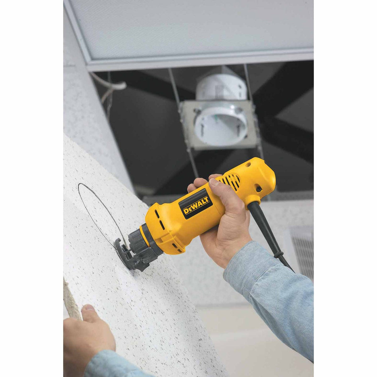 DeWalt DW660 Heavy-Duty Cut-Out Tool