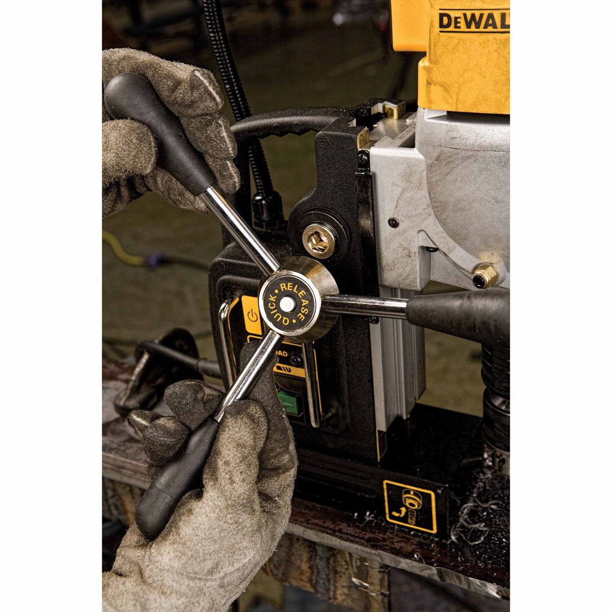 DeWalt DWE1622K 2" 2-Speed Magnetic Drill Press