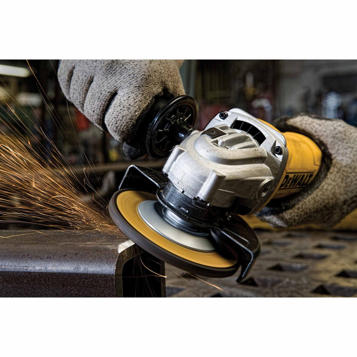 DeWalt DWE402 4-1/2" 11 Amp Angle Grinder