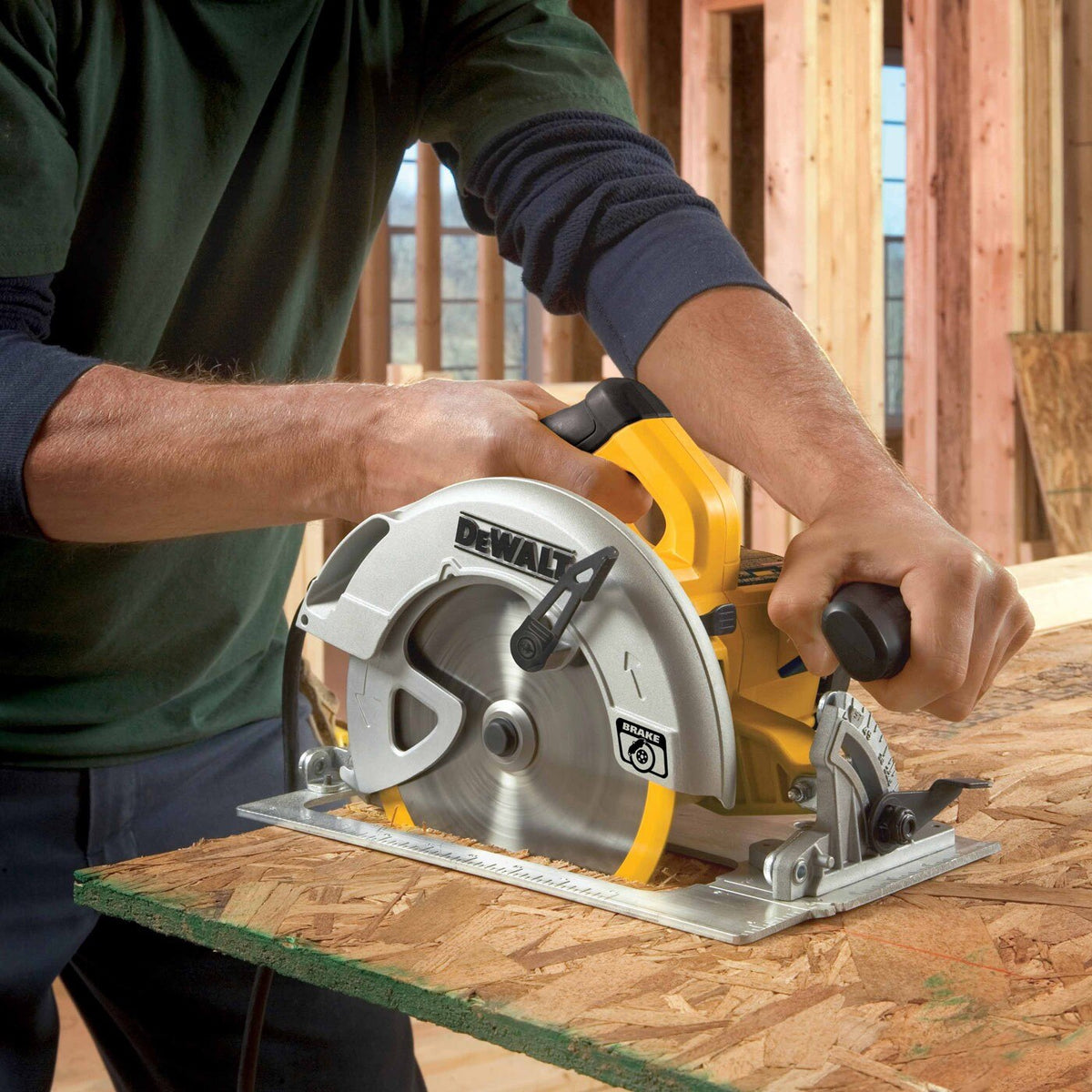 DeWalt DWE575SB 7-1/4" Lightweight Circular Saw with Electric Brake