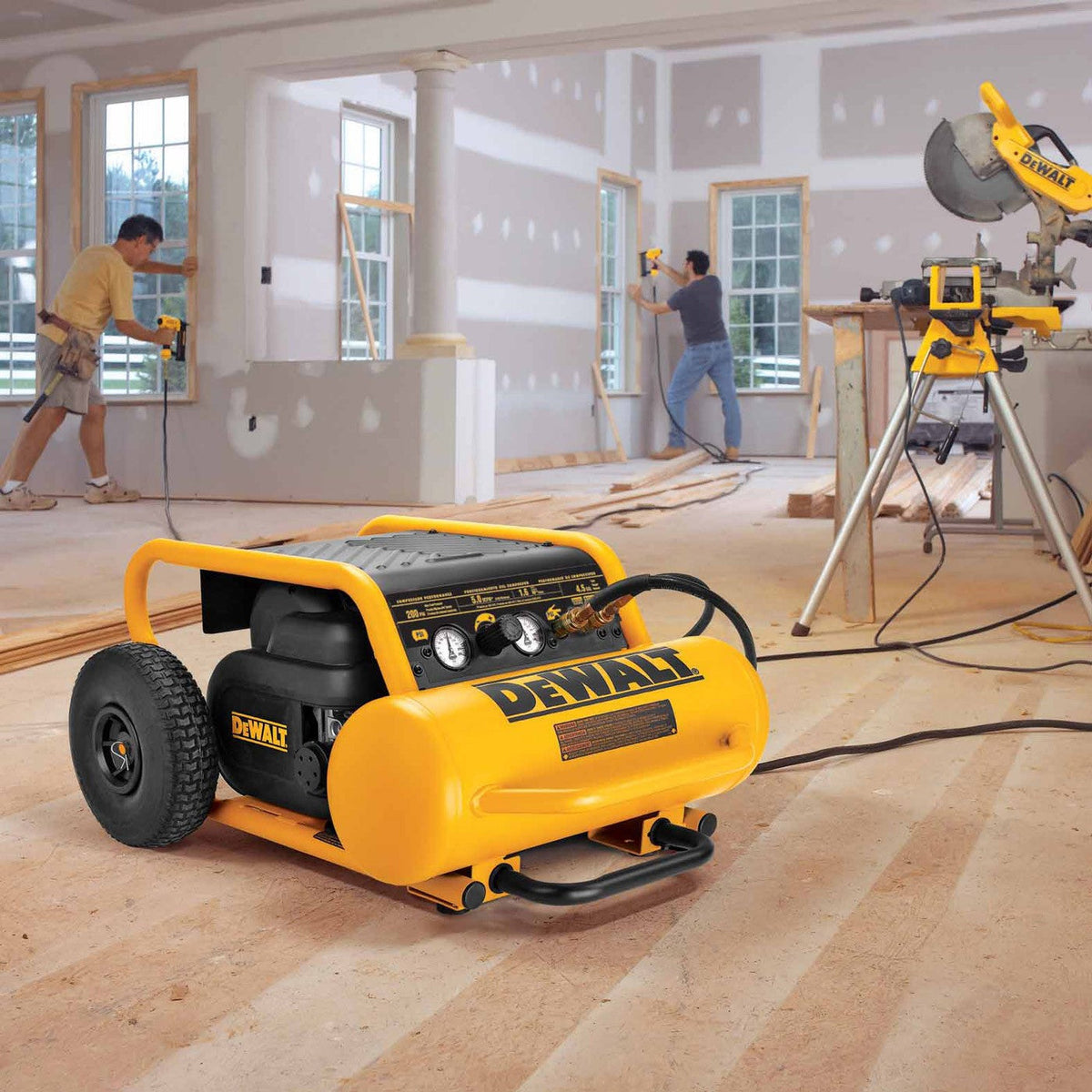 DeWalt D55146 1.6 HP Continuous, 225 PSI, 4.5 Gallon Compressor