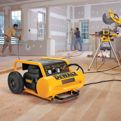 DeWalt D55146 1.6 HP Continuous, 225 PSI, 4.5 Gallon Compressor