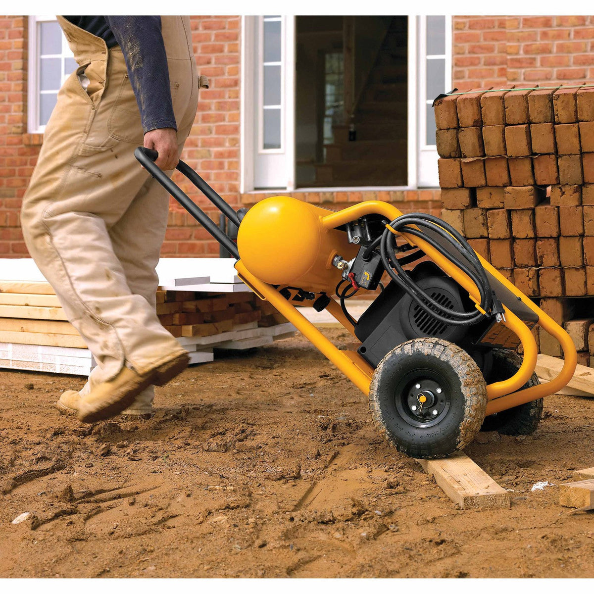 DeWalt D55146 1.6 HP Continuous, 225 PSI, 4.5 Gallon Compressor