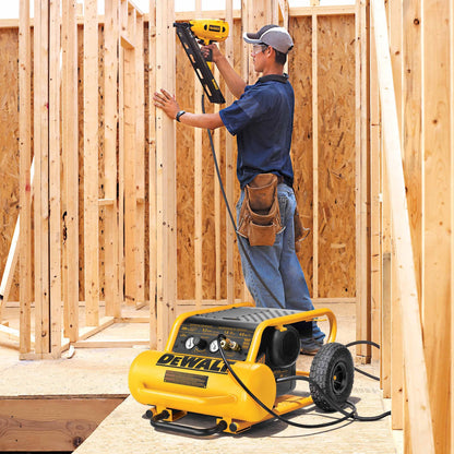 DeWalt D55146 1.6 HP Continuous, 225 PSI, 4.5 Gallon Compressor