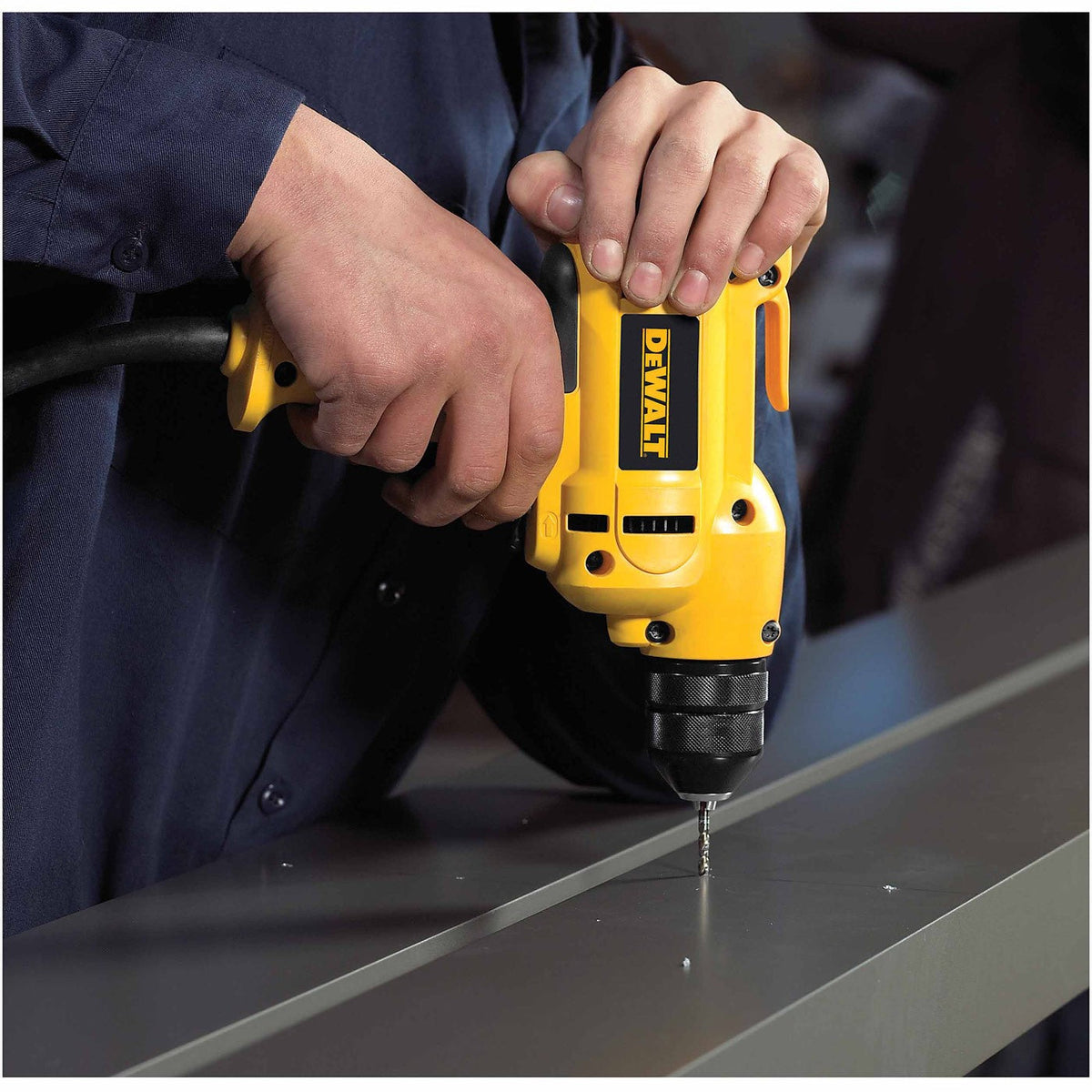 DeWalt DWD115K Heavy-Duty 3/8" VSR Mid-handle Drill Kit with Keyless Chuck