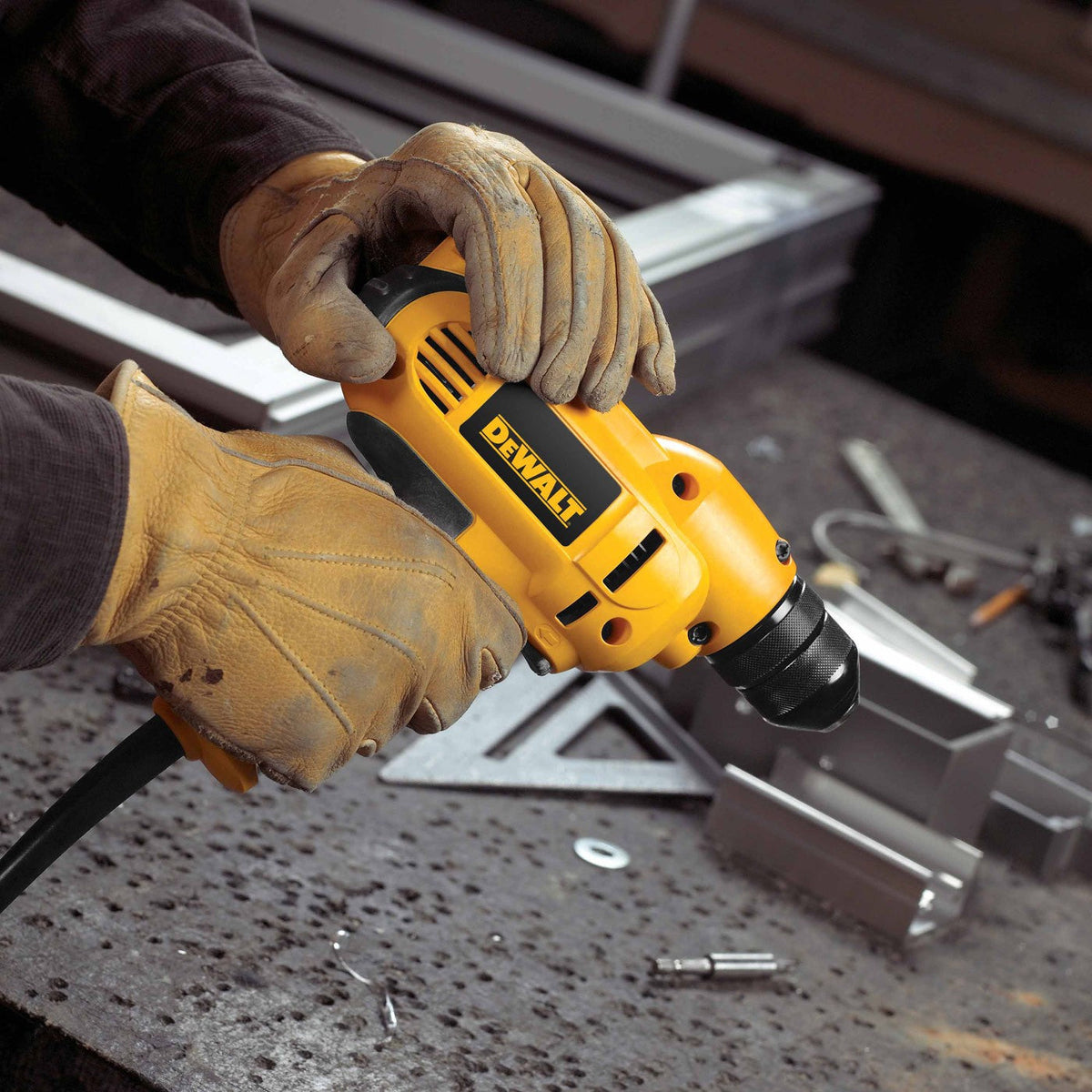 DeWalt DWD115K Heavy-Duty 3/8" VSR Mid-handle Drill Kit with Keyless Chuck