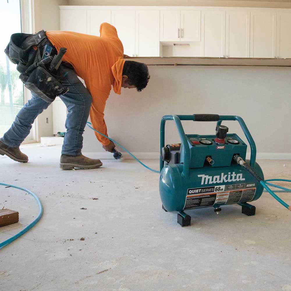 Makita AC001GZ 40V max XGT Brushless Cordless 2 Gallon Quiet Series Compressor, Tool Only