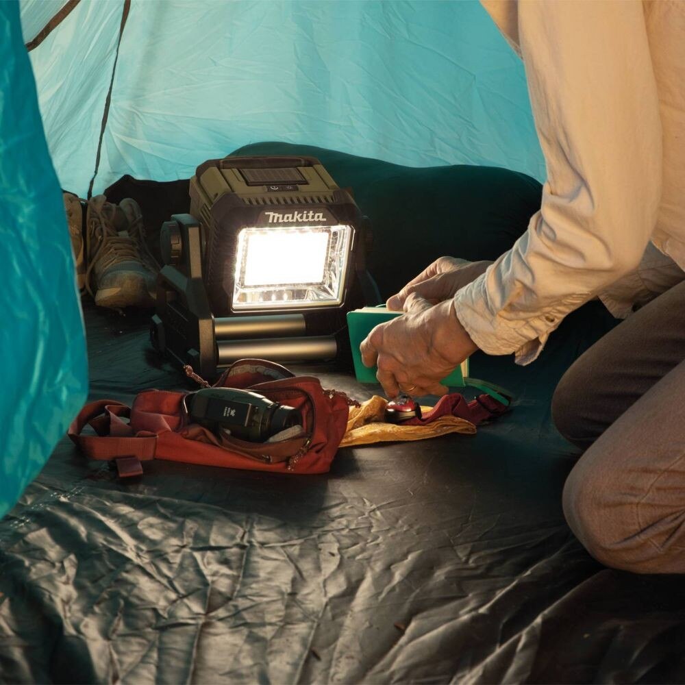 Makita ADML811 Outdoor Adventure 18V LXT L.E.D. Area Light