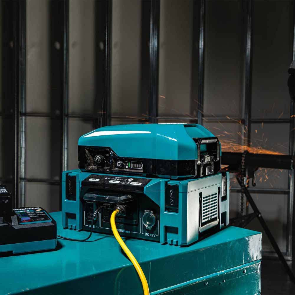 Makita BAC01 40V max ConnectX™ Portable Power Station