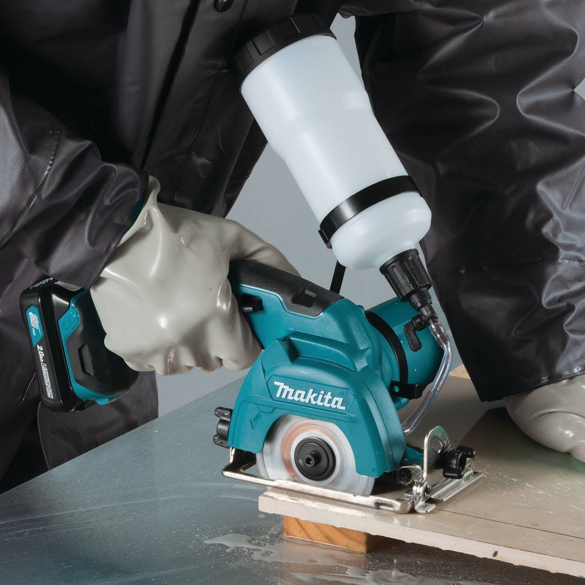 Makita CC02R1 12V Max CXT 3-3/8" Tile and Glass Saw Kit