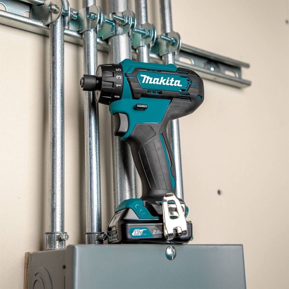 Makita FD10R1 12V Max CXT Lithium-Ion 1/4 In. Hex Driver-Drill Kit(2.0Ah)