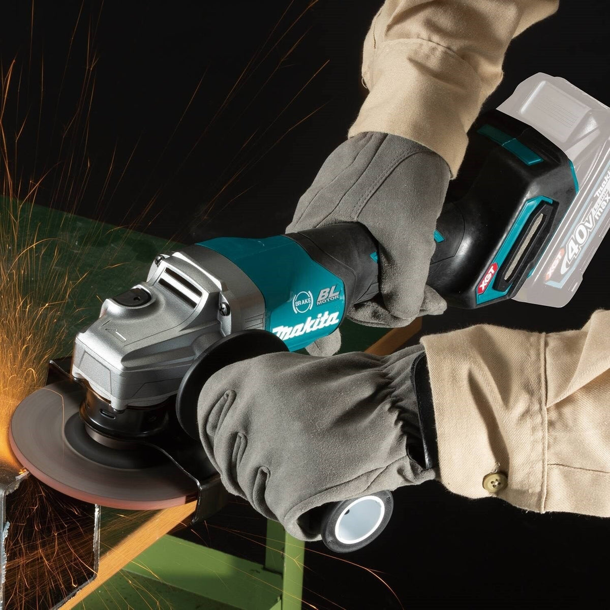 Makita GAG03Z 40V max XGT® 4-1/2” / 5" Paddle Switch Angle Grinder