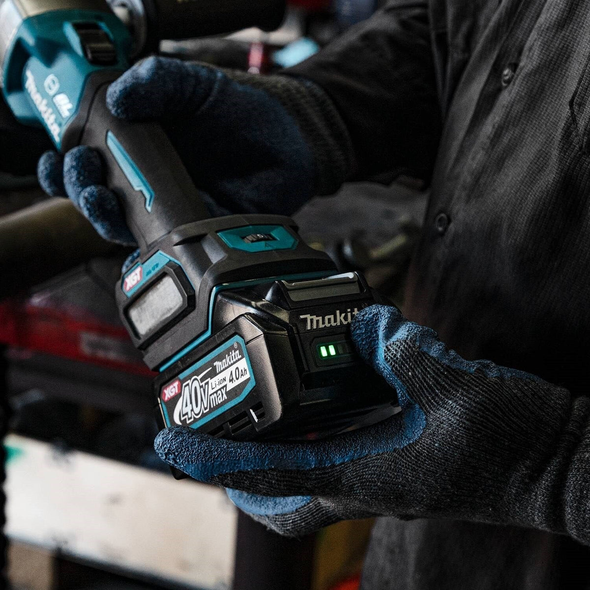 Makita GAG04M1 40V max XGT® 4-1/2” / 5" Angle Grinder Kit