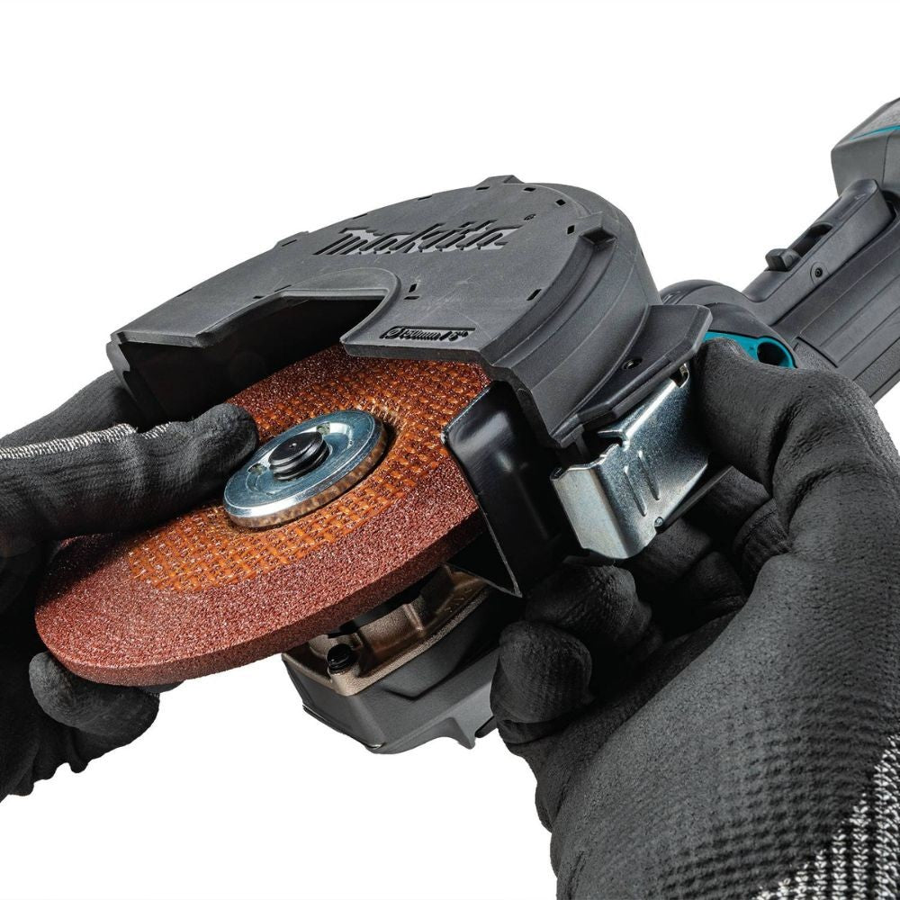Makita GAG14M1 40V max XGT Brushless Cordless 4-1/2" / 6" Paddle Switch Angle Grinder Kit, with Electric Brake (4.0Ah)